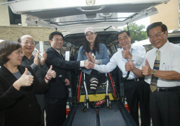 別讓殘弱「等嘸車」！　永達「車」行幸福路！