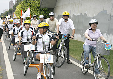 永達贊助無障礙「咖打車」車隊成立暨啟航環島計劃