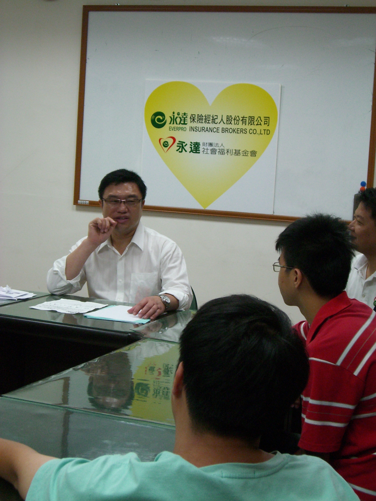 ▲孩子與永達吳文永董事長面對面接觸。