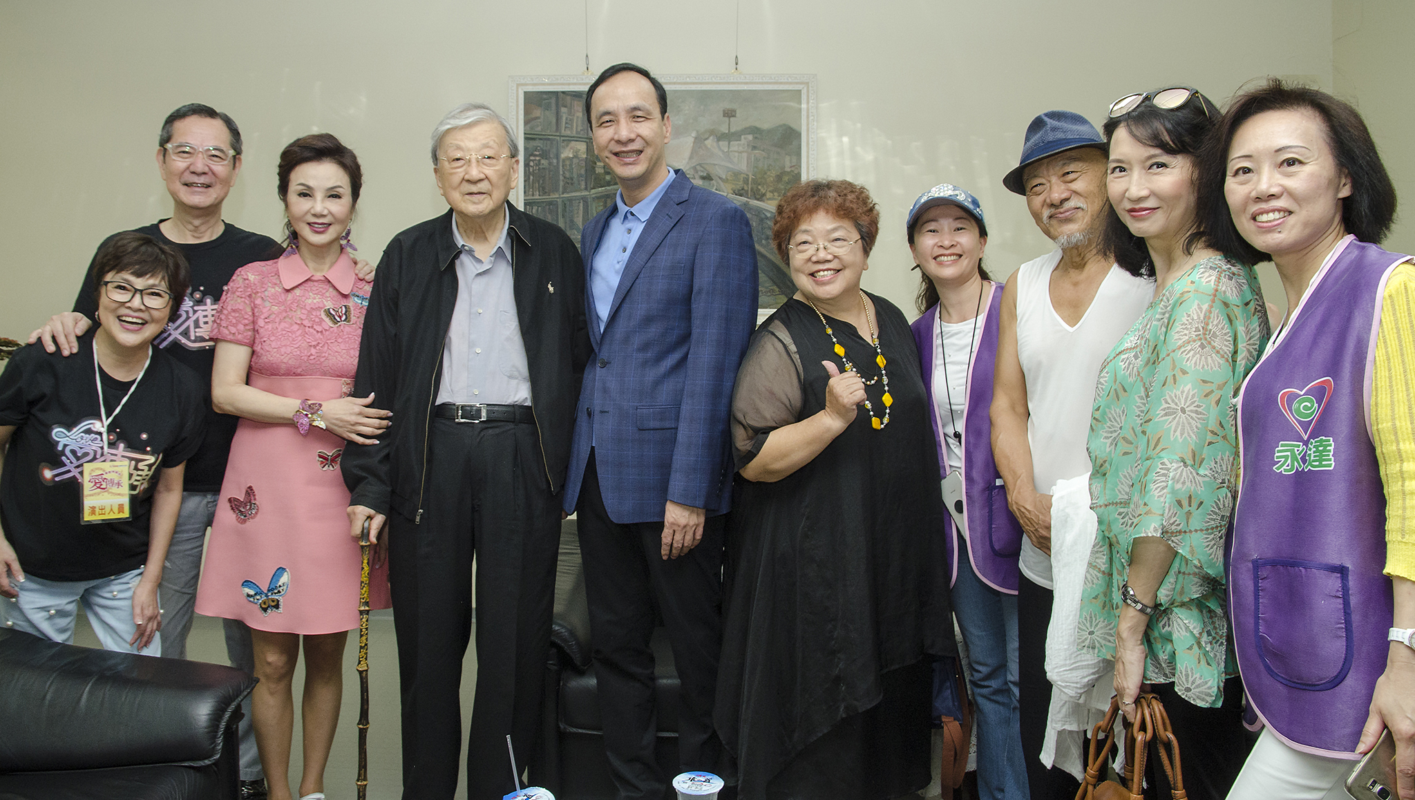 永達北區主管與朱立倫市長合影。