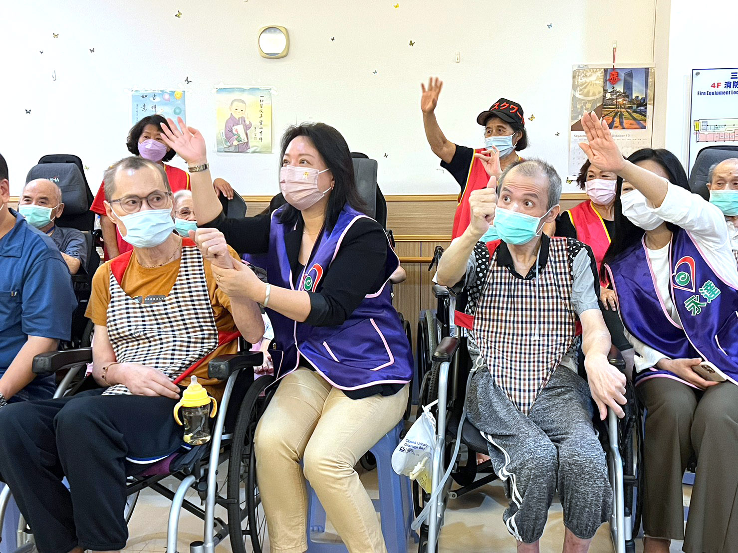 「選我、選我」小禮物搶答時間。