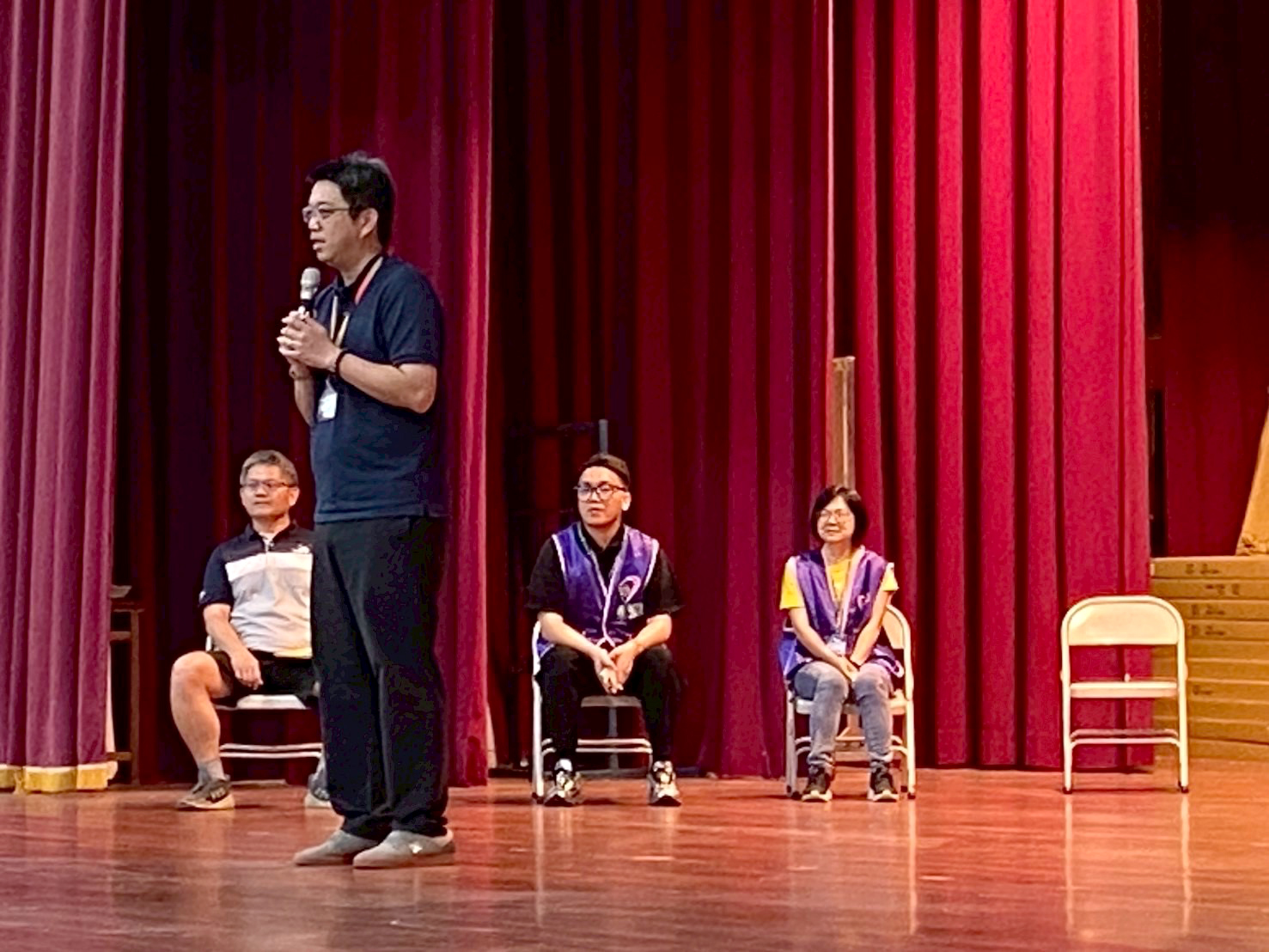 台南市政府教育局陳宗暘專門委員,也來到現場給孩子勉勵、加油。